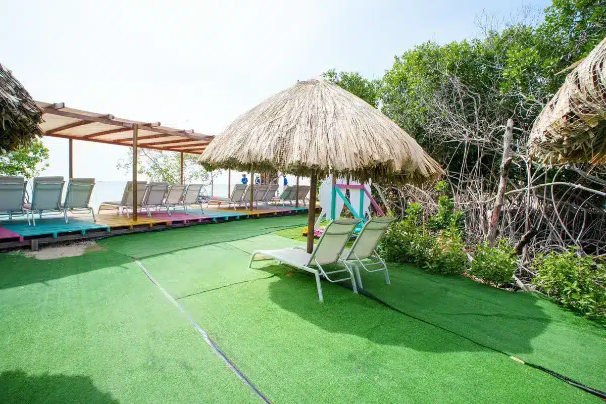 Coco Loco Beach - Image 13