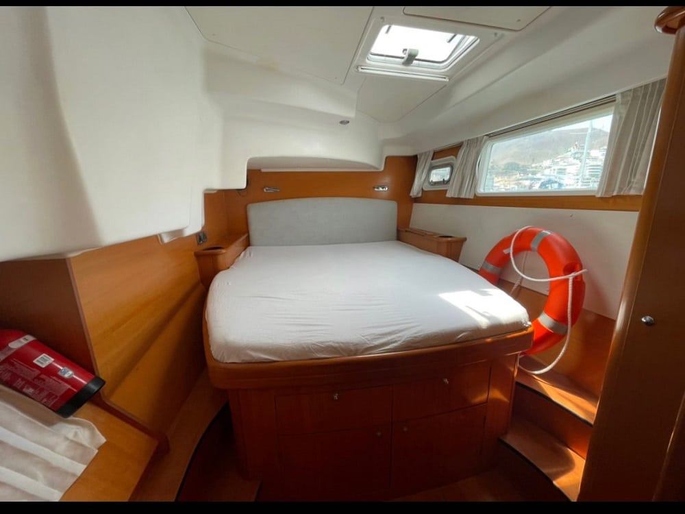 Catamaran Millennium - Image 8
